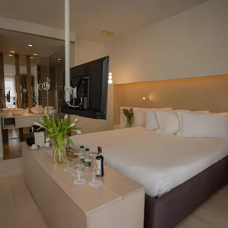 Drive Rooms&apartments 4*