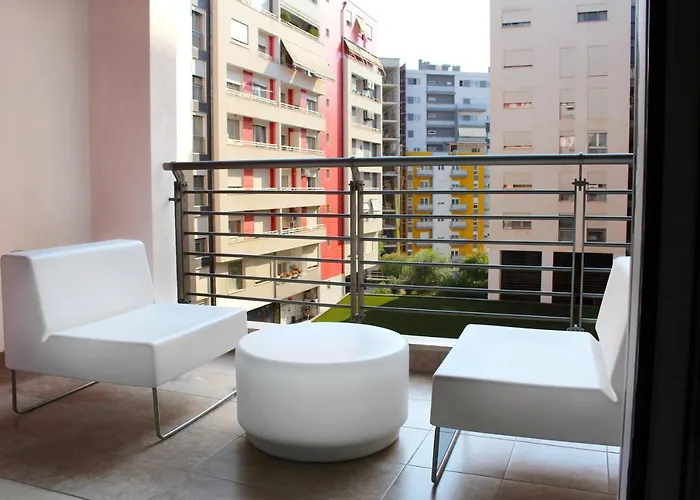 公寓式酒店 Drive Rooms&apartments 地拉那