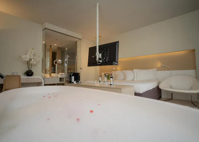 公寓式酒店 Drive Rooms&apartments 地拉那