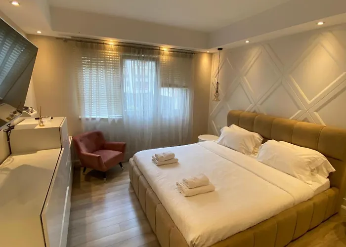 Drive Rooms&apartments 4* 地拉那