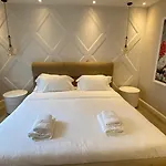 Drive Rooms&apartments 티라나