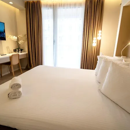 Drive Rooms&apartments 4* טיראנה